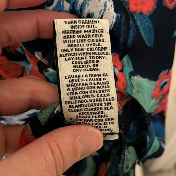 Zac & Rachel blouse, flower design, women’s size XL - Picture 6 of 6